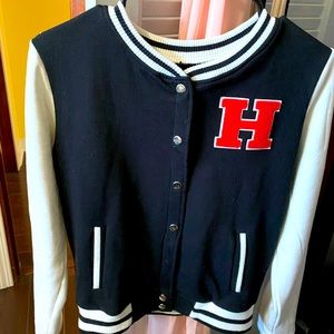 Beautiful varsity jacket size medium from forever 21 purchased and wore once!